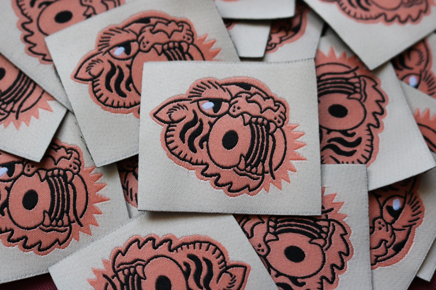 Étiquettes collab' Léo turko X Domum
